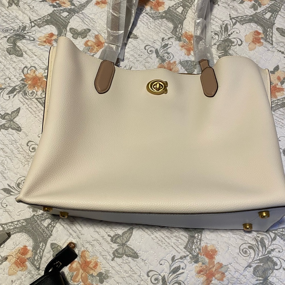 Coach Cream and Brown Tote Bag with Elegant Design